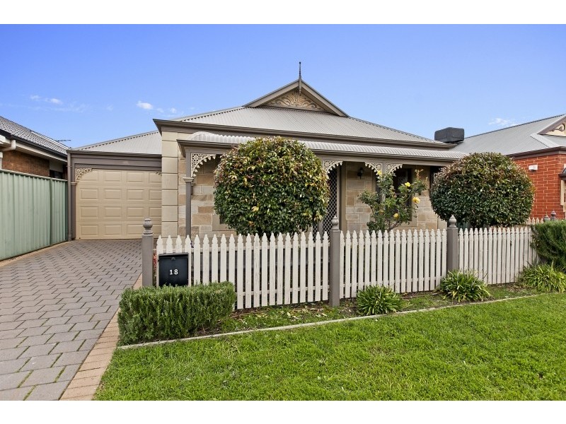 18 Lord Howe Crescent, Mawson Lakes SA 5095