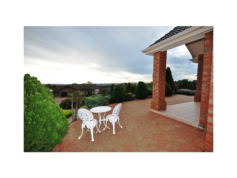 27 Oradala Court, Greenwith SA 5125