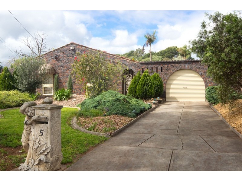 5 Bridle Court, Salisbury Plain SA 5109