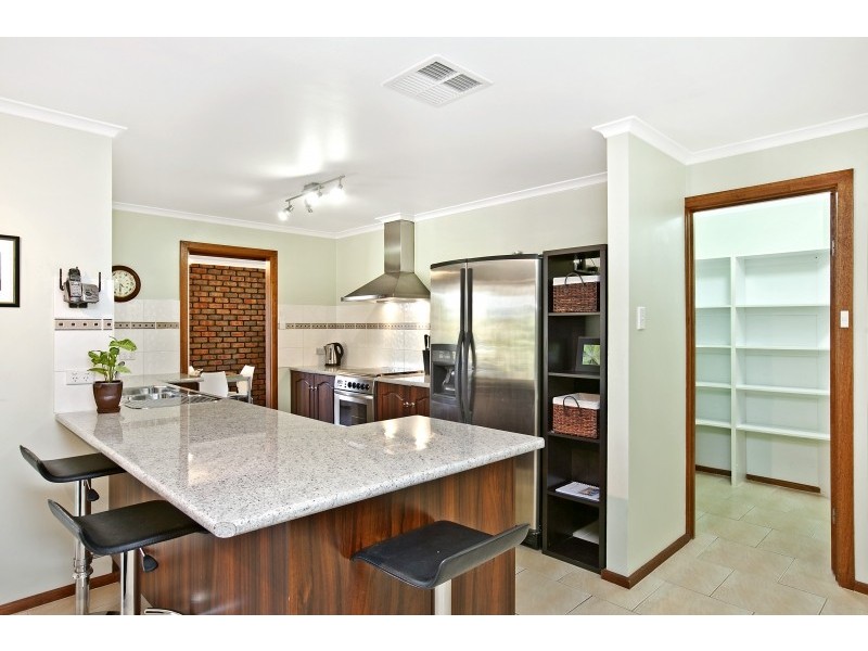 8 Dimasi Court, Hillbank SA 5112