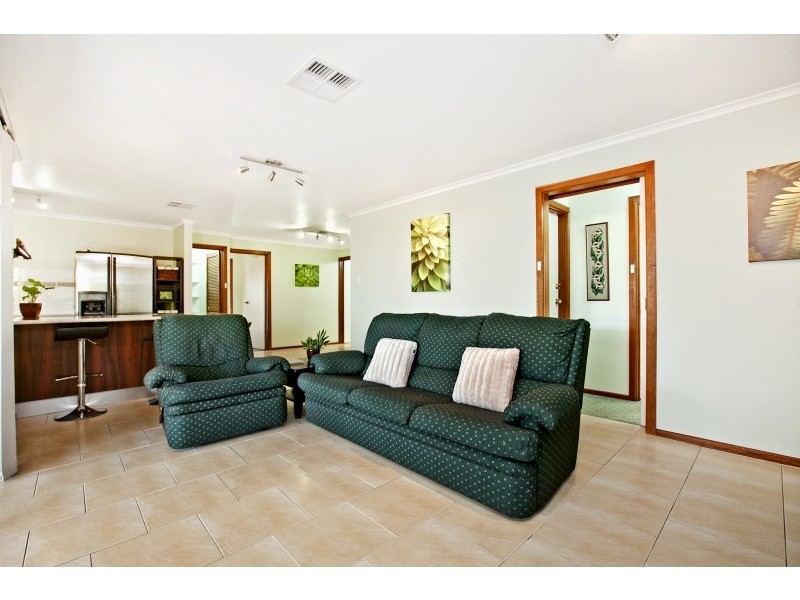 8 Dimasi Court, Hillbank SA 5112