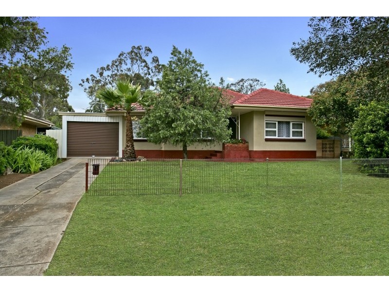 32 Carol Drive, Para Hills SA 5096