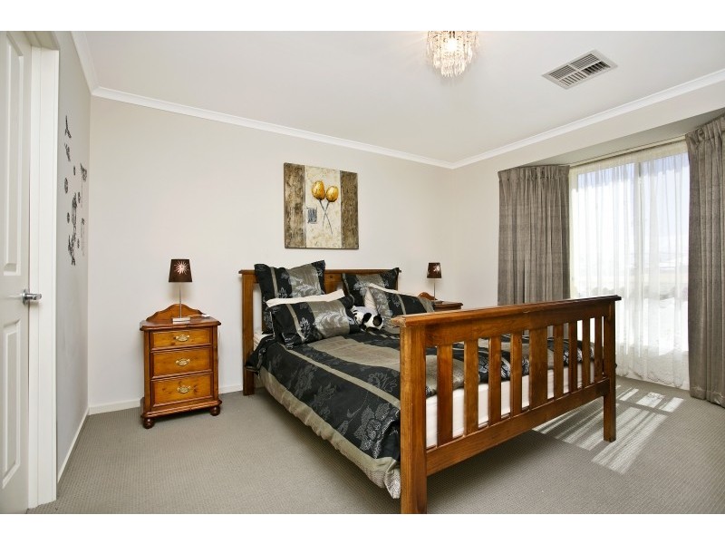 12 Vitorio Road, Munno Para West SA 5115