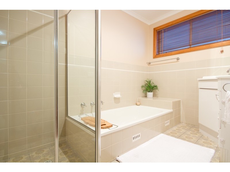 4 Bridle Court, Salisbury Plain SA 5109