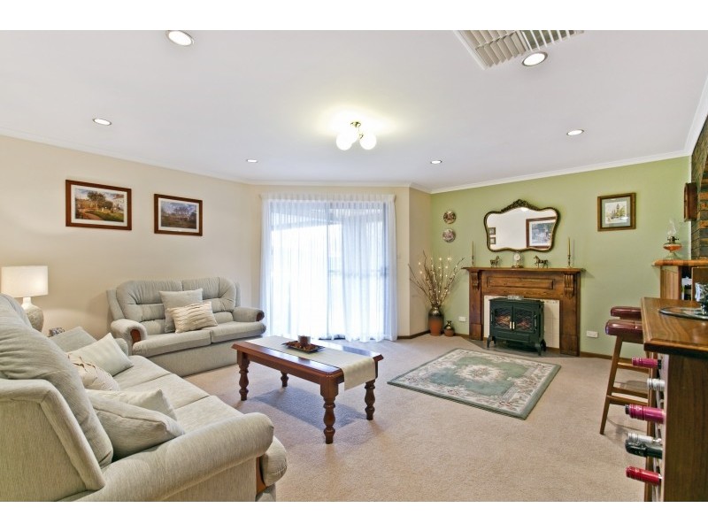 2 Stirrup Court, Salisbury Plain SA 5109