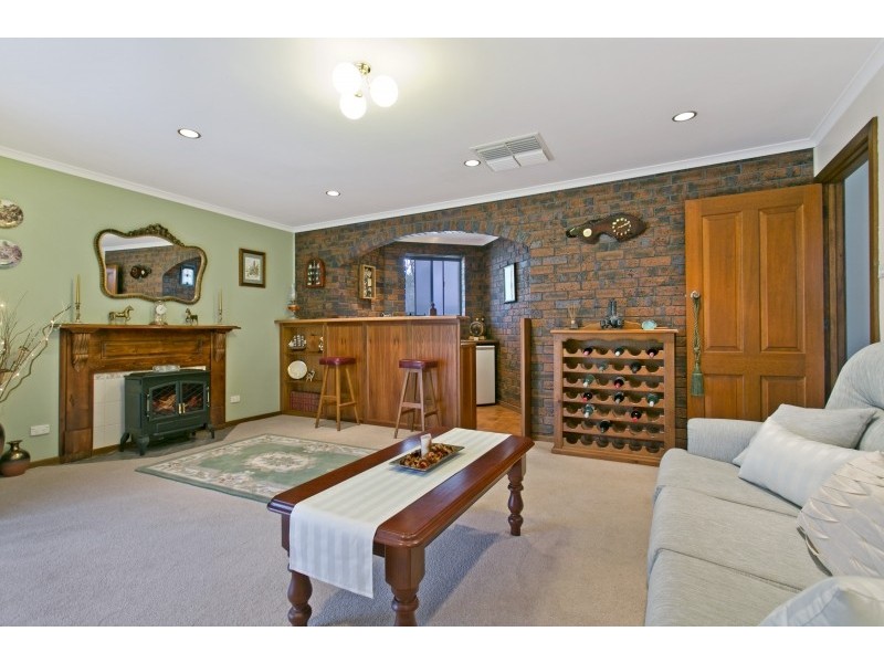 2 Stirrup Court, Salisbury Plain SA 5109