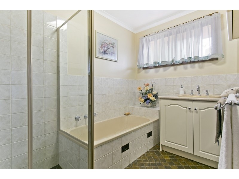 2 Stirrup Court, Salisbury Plain SA 5109