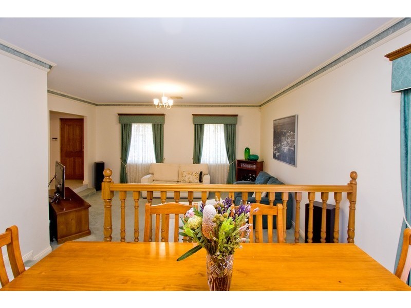 11 Meadow Lane, Gulfview Heights SA 5096