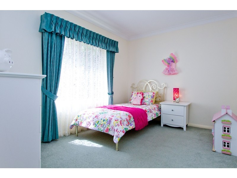 11 Meadow Lane, Gulfview Heights SA 5096