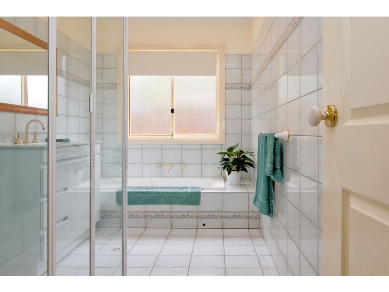 11 Meadow Lane, Gulfview Heights SA 5096