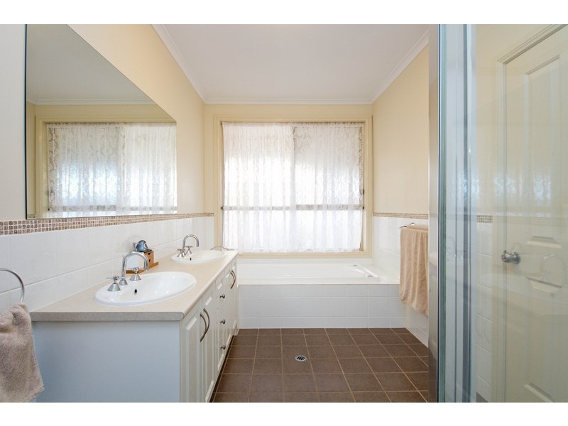 141 President Ave, Andrews Farm SA 5114