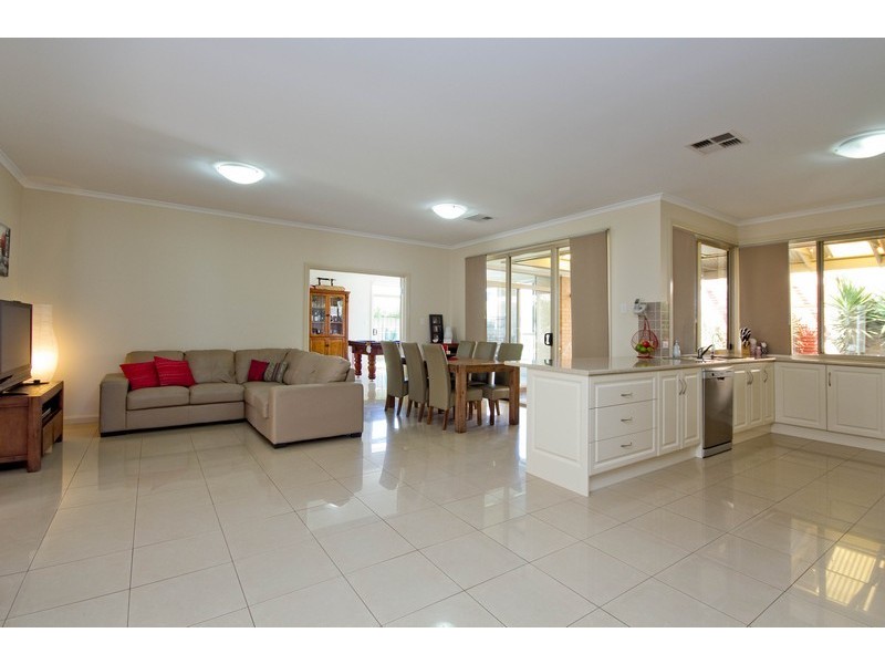 141 President Ave, Andrews Farm SA 5114