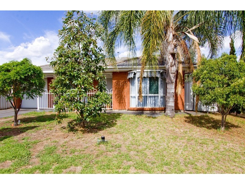 6 Waratah Drive, Blakeview SA 5114