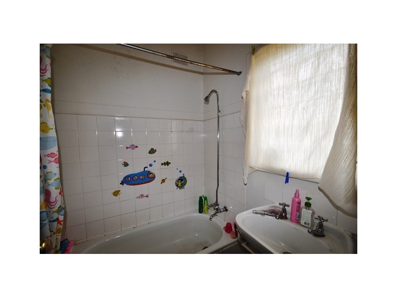 19 Durdin Road, Elizabeth Vale SA 5112