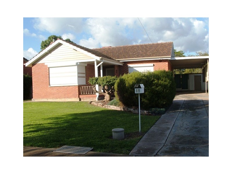 19 Longleat Road, Elizabeth Vale SA 5112