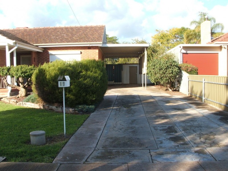 19 Longleat Road, Elizabeth Vale SA 5112