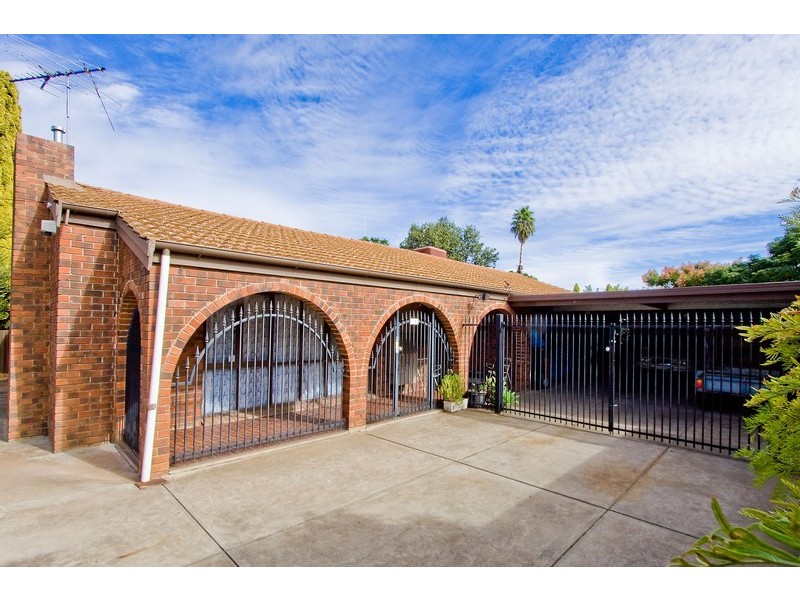 17 Edward Crescent, Evanston Park SA 5116