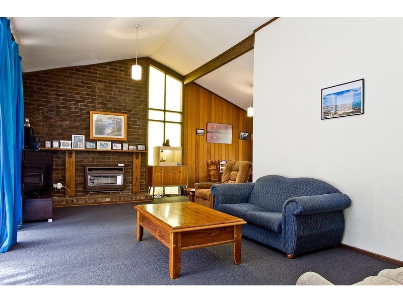 17 Edward Crescent, Evanston Park SA 5116