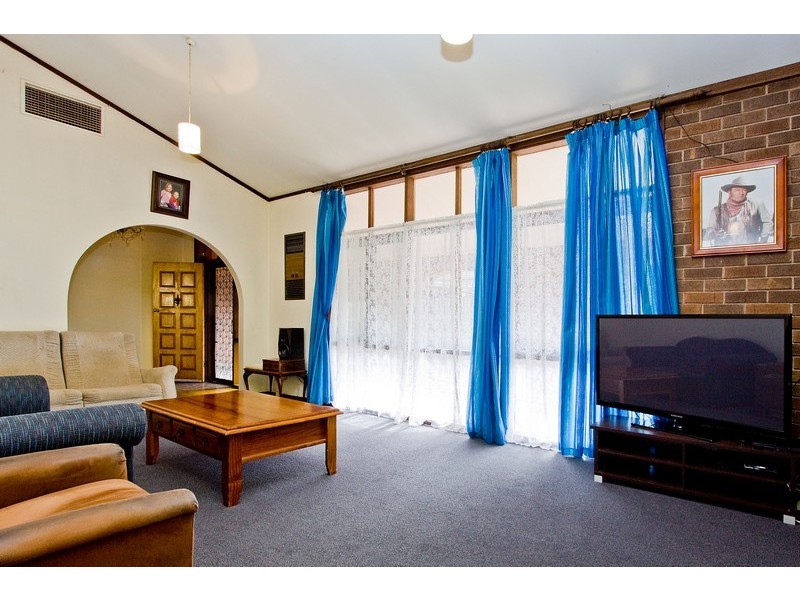 17 Edward Crescent, Evanston Park SA 5116