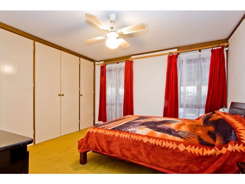 17 Edward Crescent, Evanston Park SA 5116