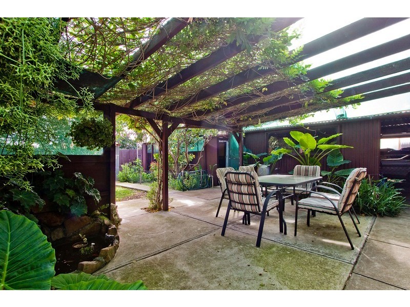 17 Edward Crescent, Evanston Park SA 5116