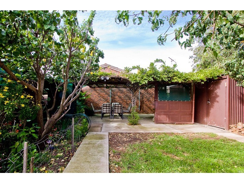 17 Edward Crescent, Evanston Park SA 5116