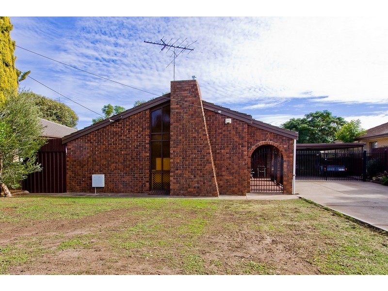 17 Edward Crescent, Evanston Park SA 5116