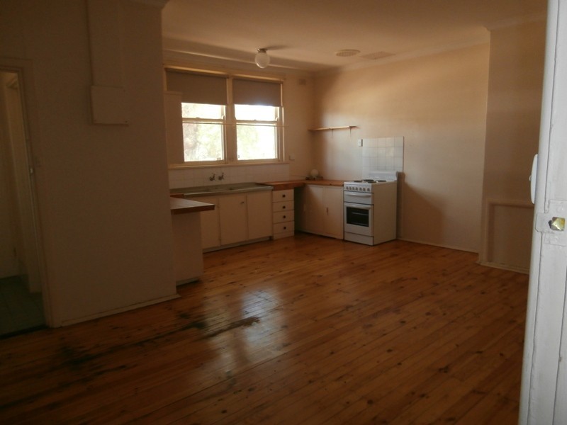 24 Midlow Road, Elizabeth Downs SA 5113