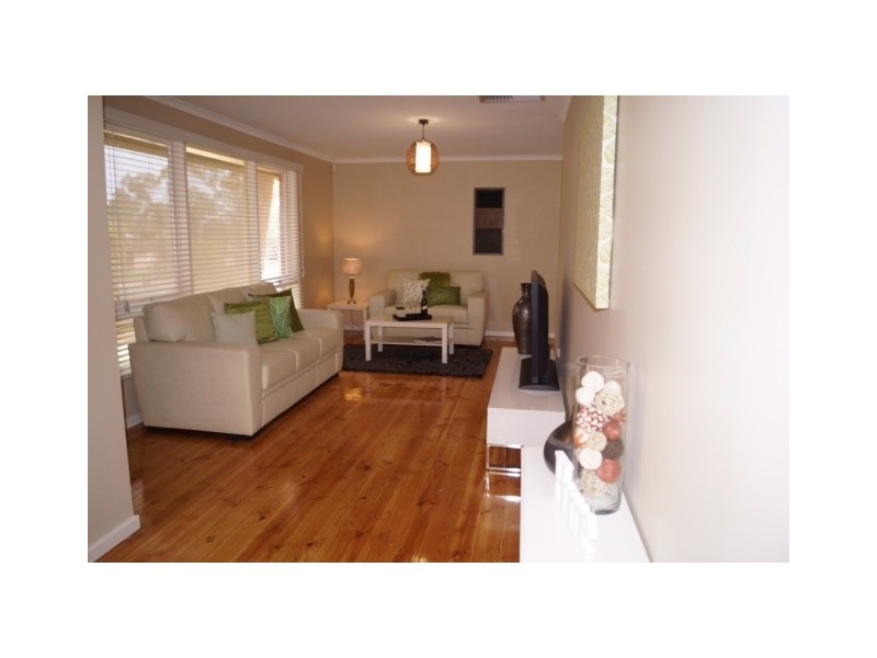 8 Andrew Avenue, Salisbury East SA 5109