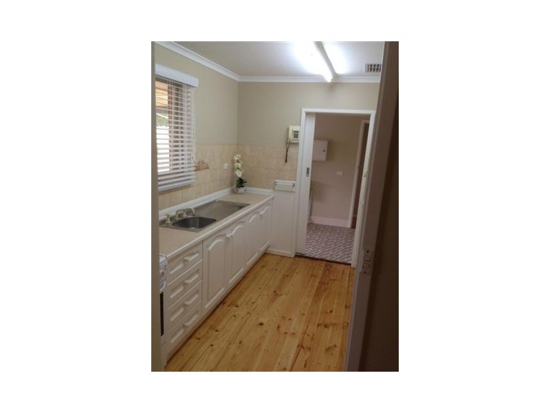 8 Andrew Avenue, Salisbury East SA 5109