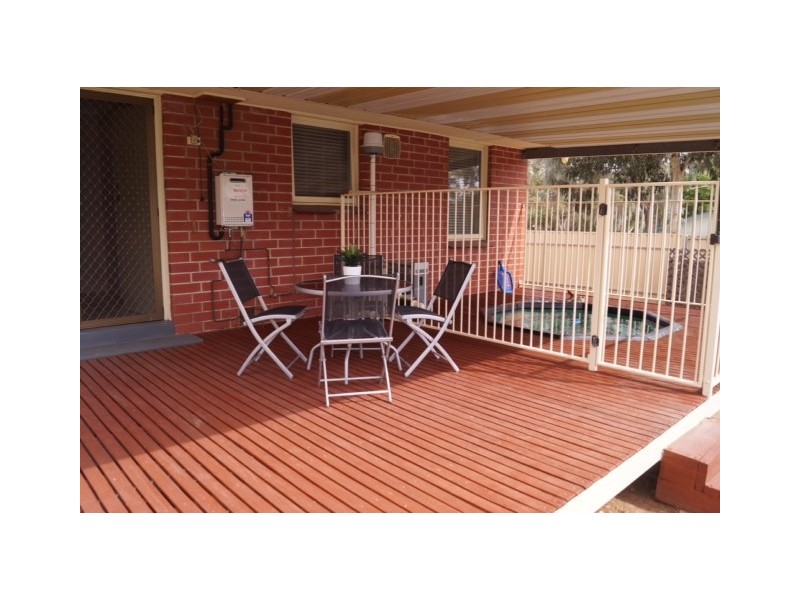 8 Andrew Avenue, Salisbury East SA 5109