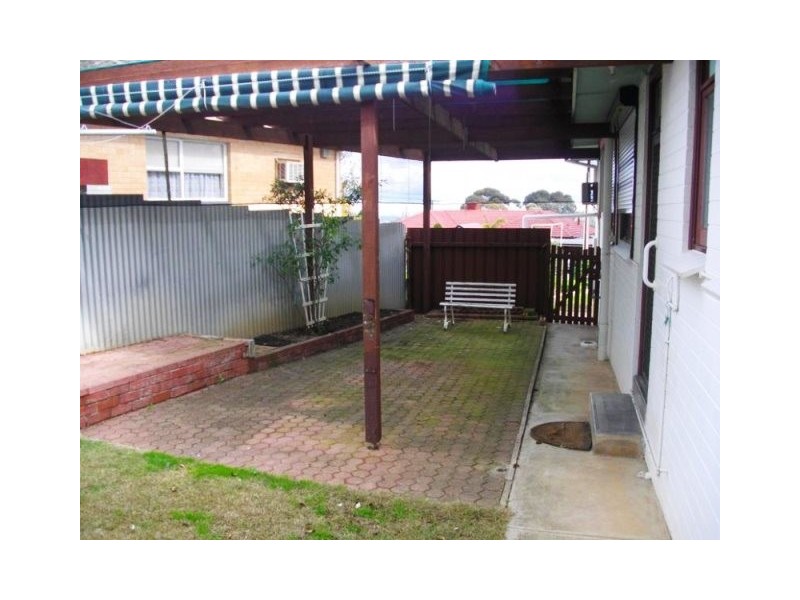 13 Yulinda Terrace, Para Hills SA 5096