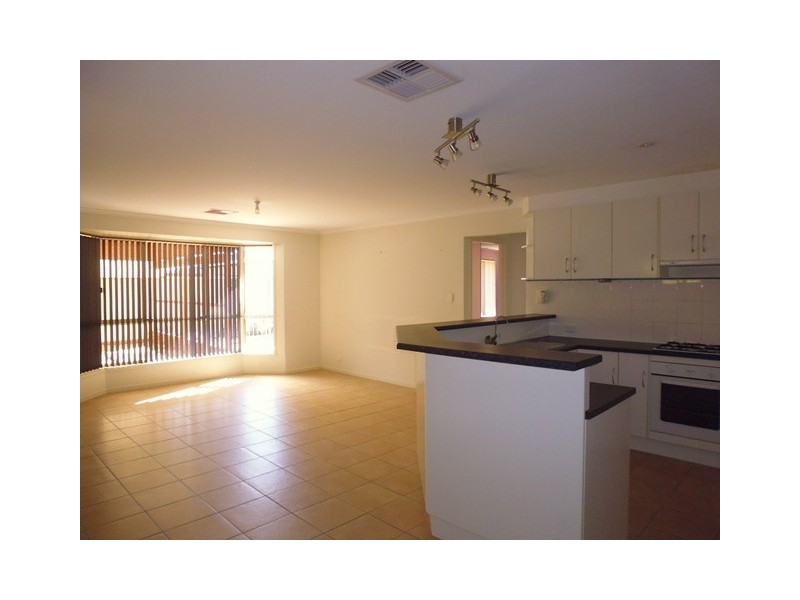 16 Heathpool Street, Burton SA 5110