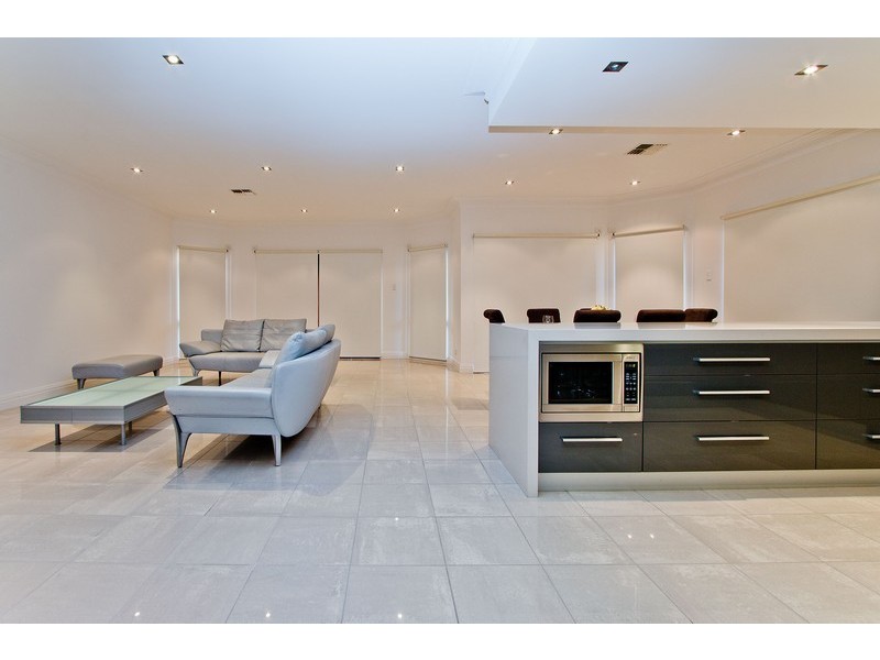 10 Pillie Crescent, Mawson Lakes SA 5095