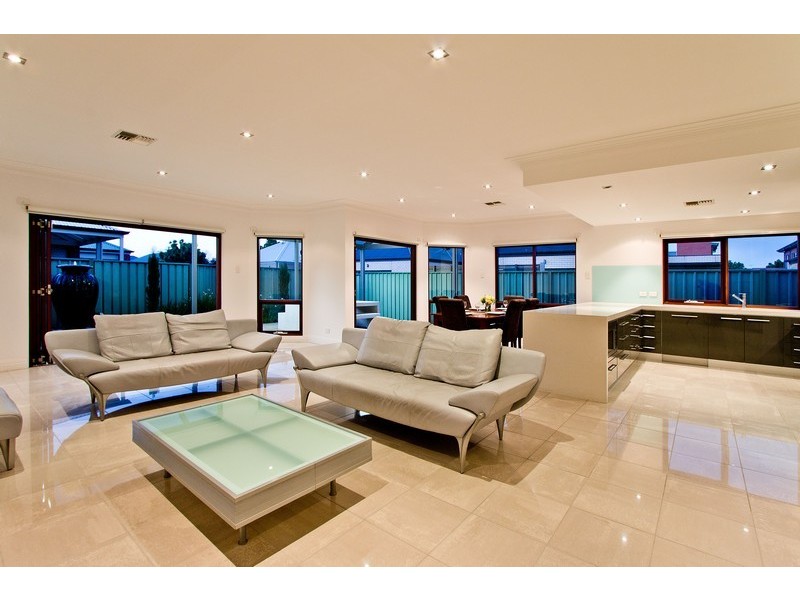 10 Pillie Crescent, Mawson Lakes SA 5095