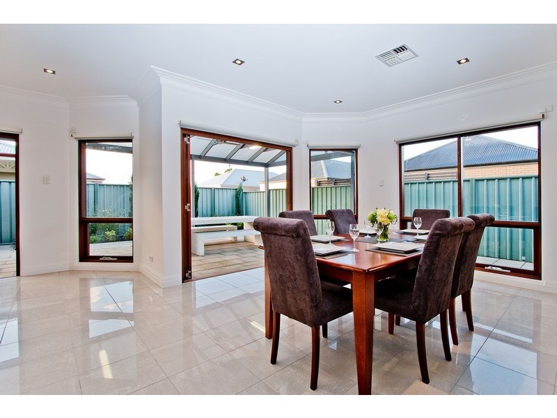 10 Pillie Crescent, Mawson Lakes SA 5095