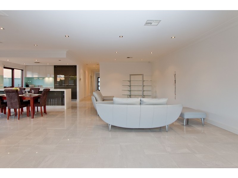 10 Pillie Crescent, Mawson Lakes SA 5095