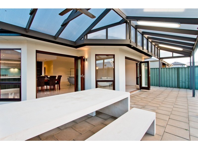 10 Pillie Crescent, Mawson Lakes SA 5095