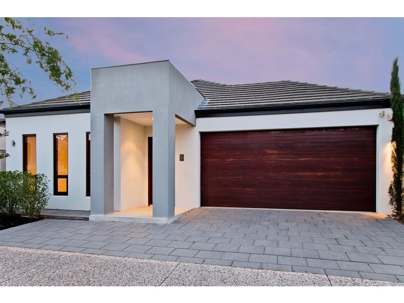 10 Pillie Crescent, Mawson Lakes SA 5095