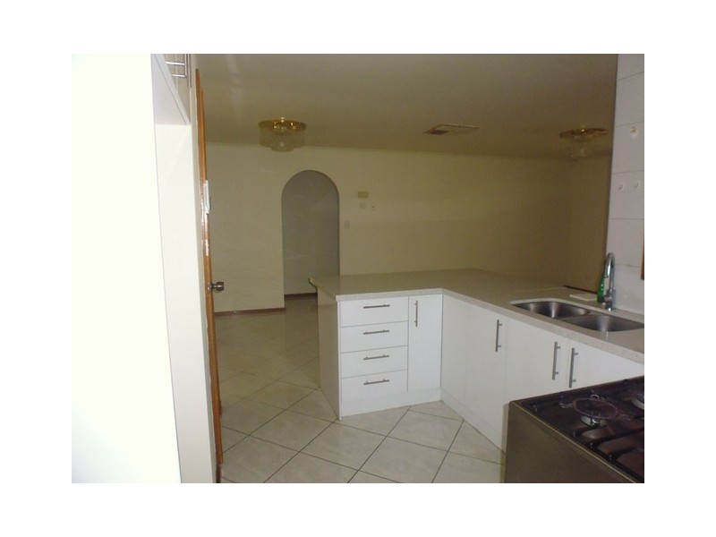 2 Maguire Crescent, Burton SA 5110