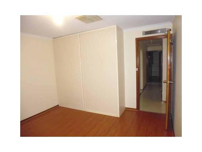 2 Maguire Crescent, Burton SA 5110