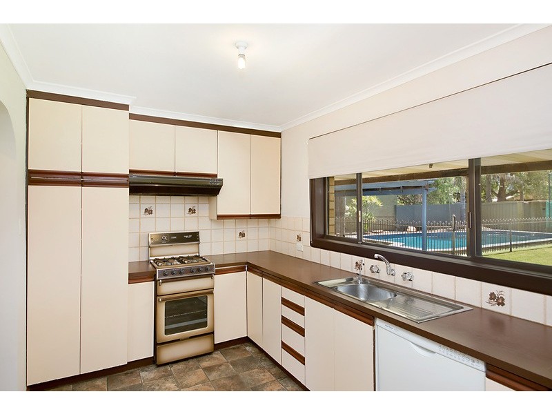 35 Paramount Road, Salisbury Downs SA 5108