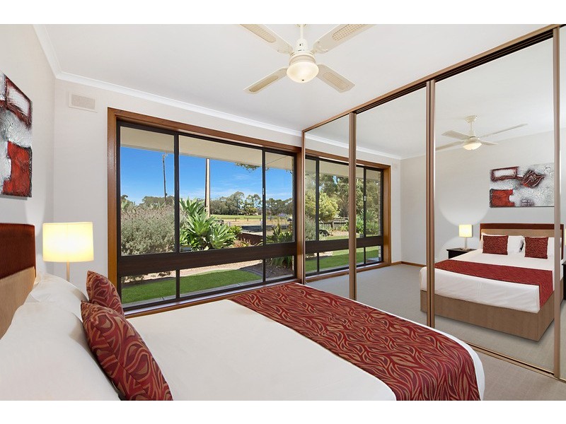 35 Paramount Road, Salisbury Downs SA 5108