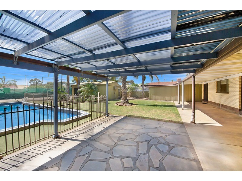 35 Paramount Road, Salisbury Downs SA 5108