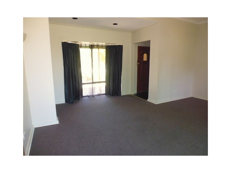 8 Prunus Avenue, Elizabeth Vale SA 5112