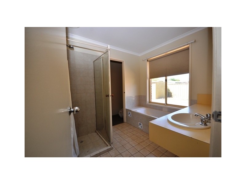 2 Osborne Avenue, Salisbury Plain SA 5109