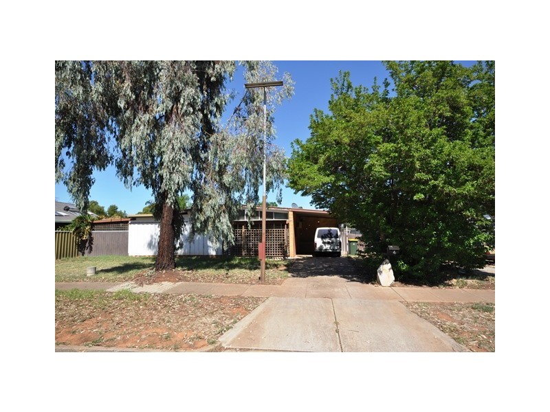 4 Coppleridge Drive, Elizabeth Vale SA 5112