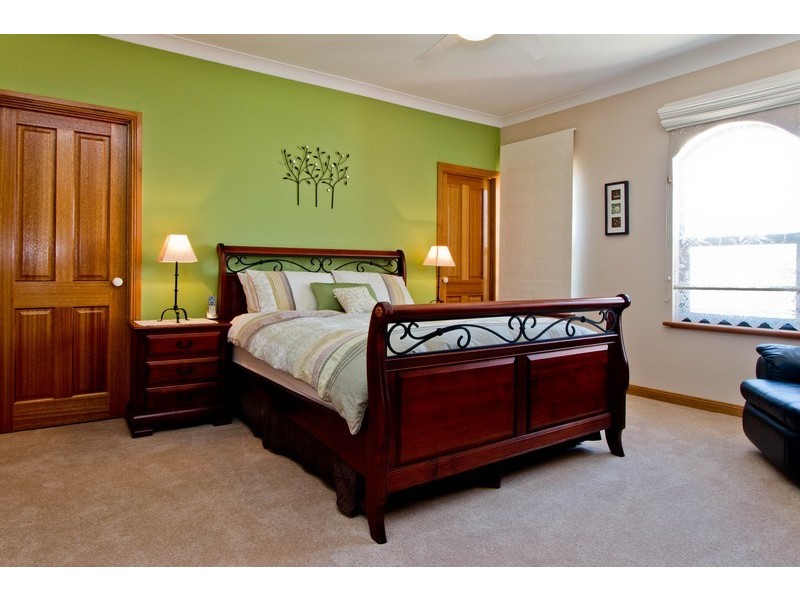 6 Lakewood Court, Mawson Lakes SA 5095