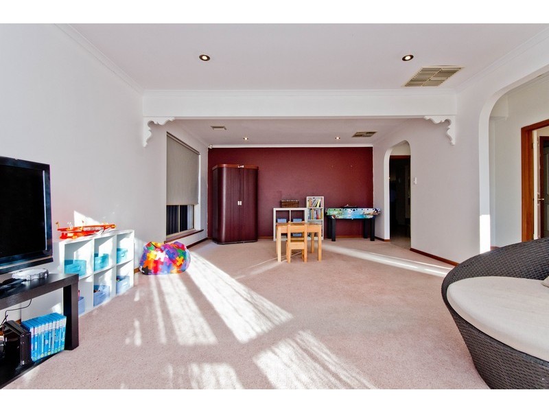 9 Birchen Avenue, Parafield Gardens SA 5107