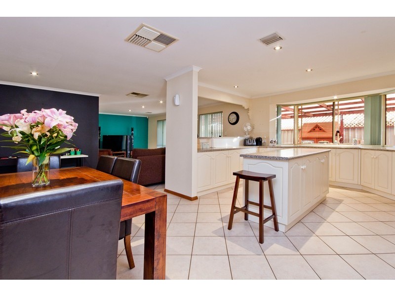 9 Birchen Avenue, Parafield Gardens SA 5107